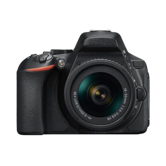 كاميرا نونيك 5600 ذات العدسة الأحادية العاكسة (DSLR)